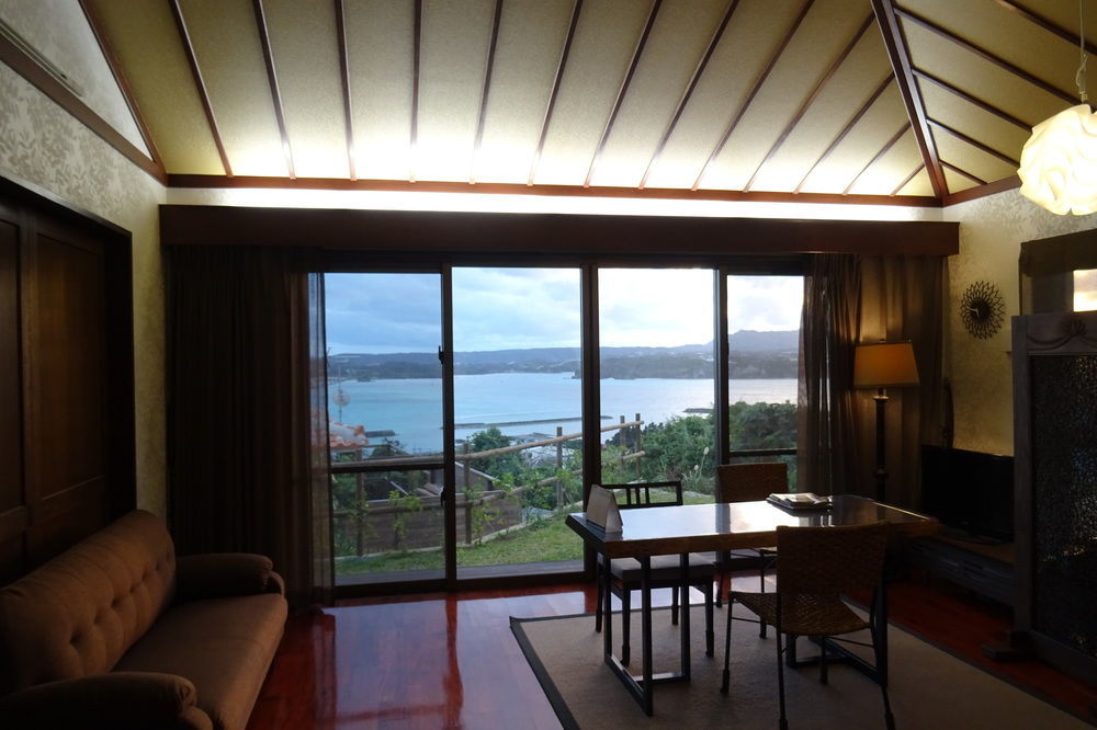 Ocean Hills Kouri Hotel Nakijin Bagian luar foto