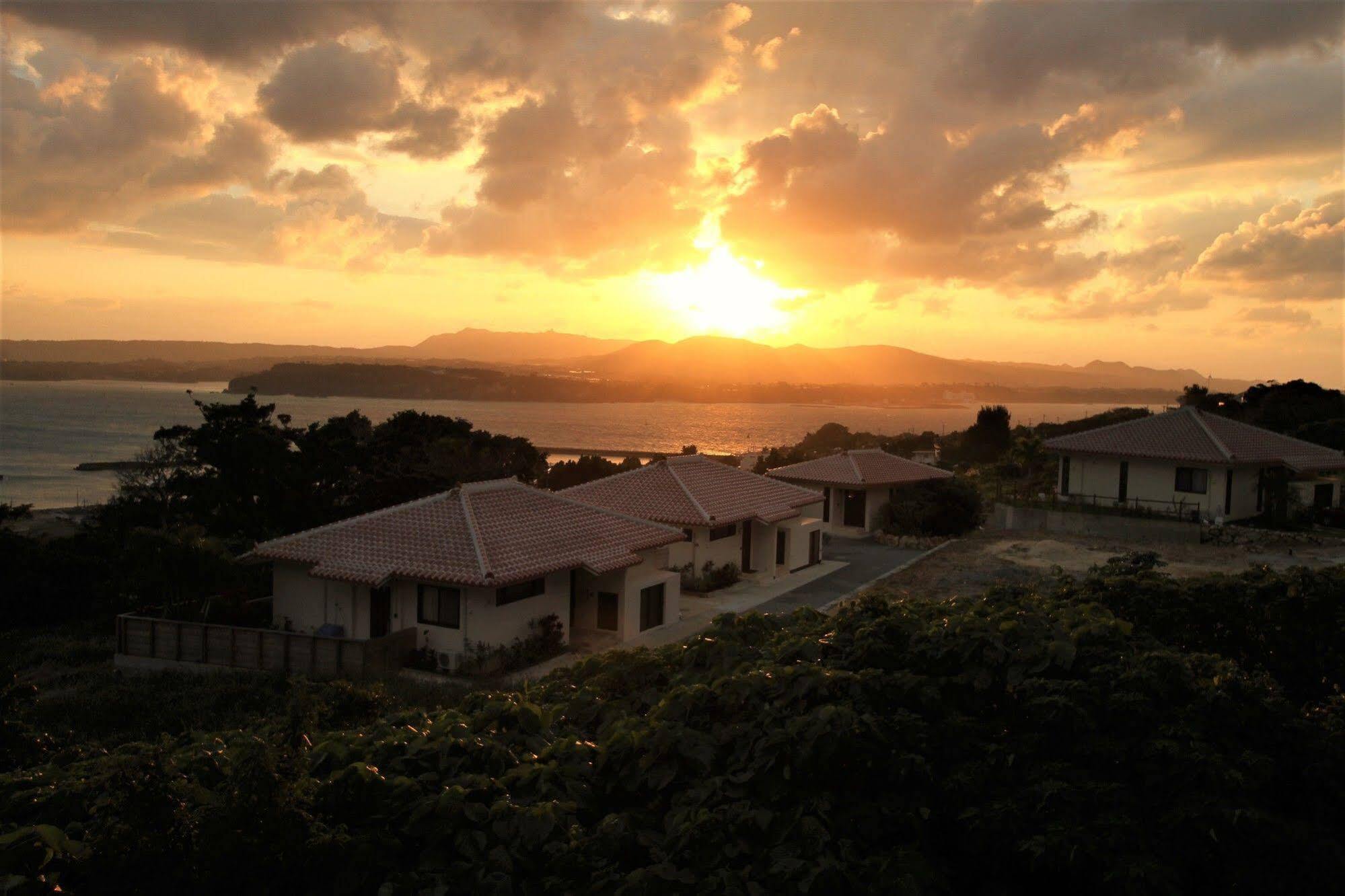 Ocean Hills Kouri Hotel Nakijin Bagian luar foto
