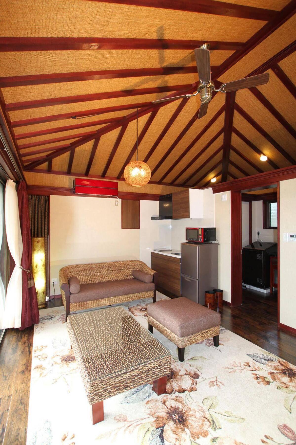 Ocean Hills Kouri Hotel Nakijin Bagian luar foto