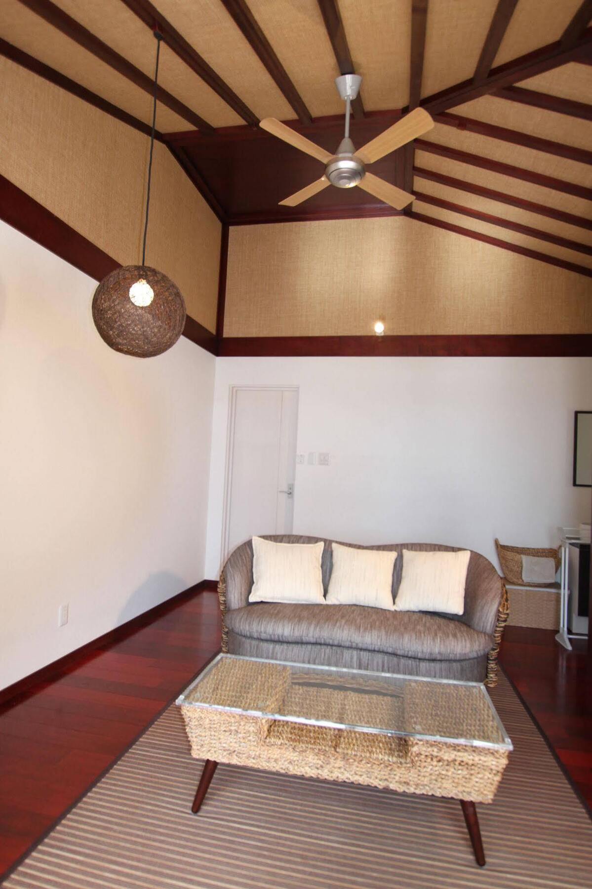 Ocean Hills Kouri Hotel Nakijin Bagian luar foto