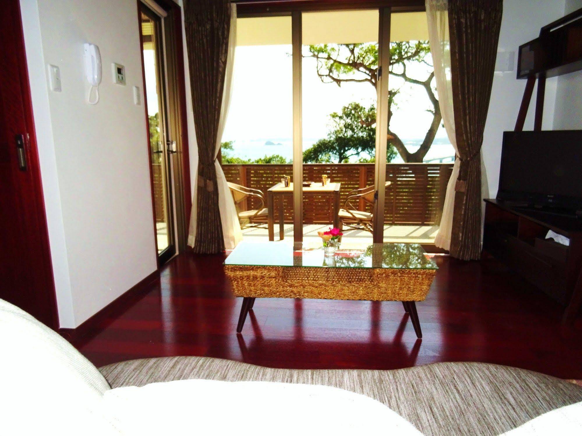 Ocean Hills Kouri Hotel Nakijin Bagian luar foto